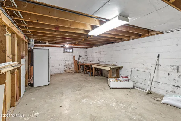 $299,000 | 309 Douglas Avenue, Grandview, WA 98930