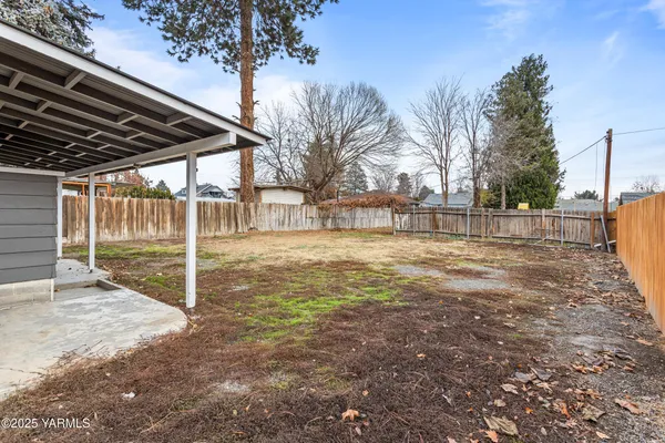 $299,000 | 309 Douglas Avenue, Grandview, WA 98930