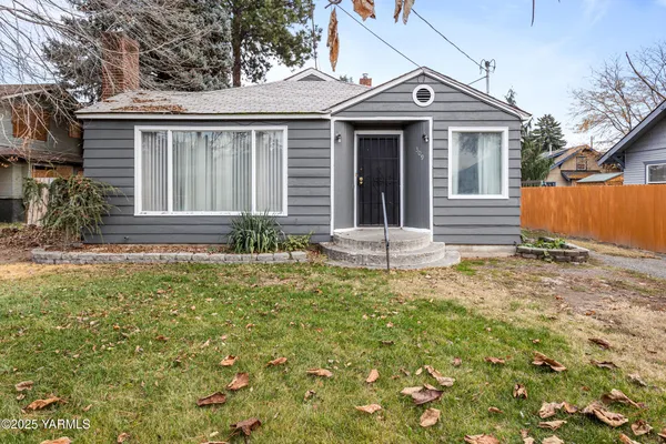 $299,000 | 309 Douglas Avenue, Grandview, WA 98930