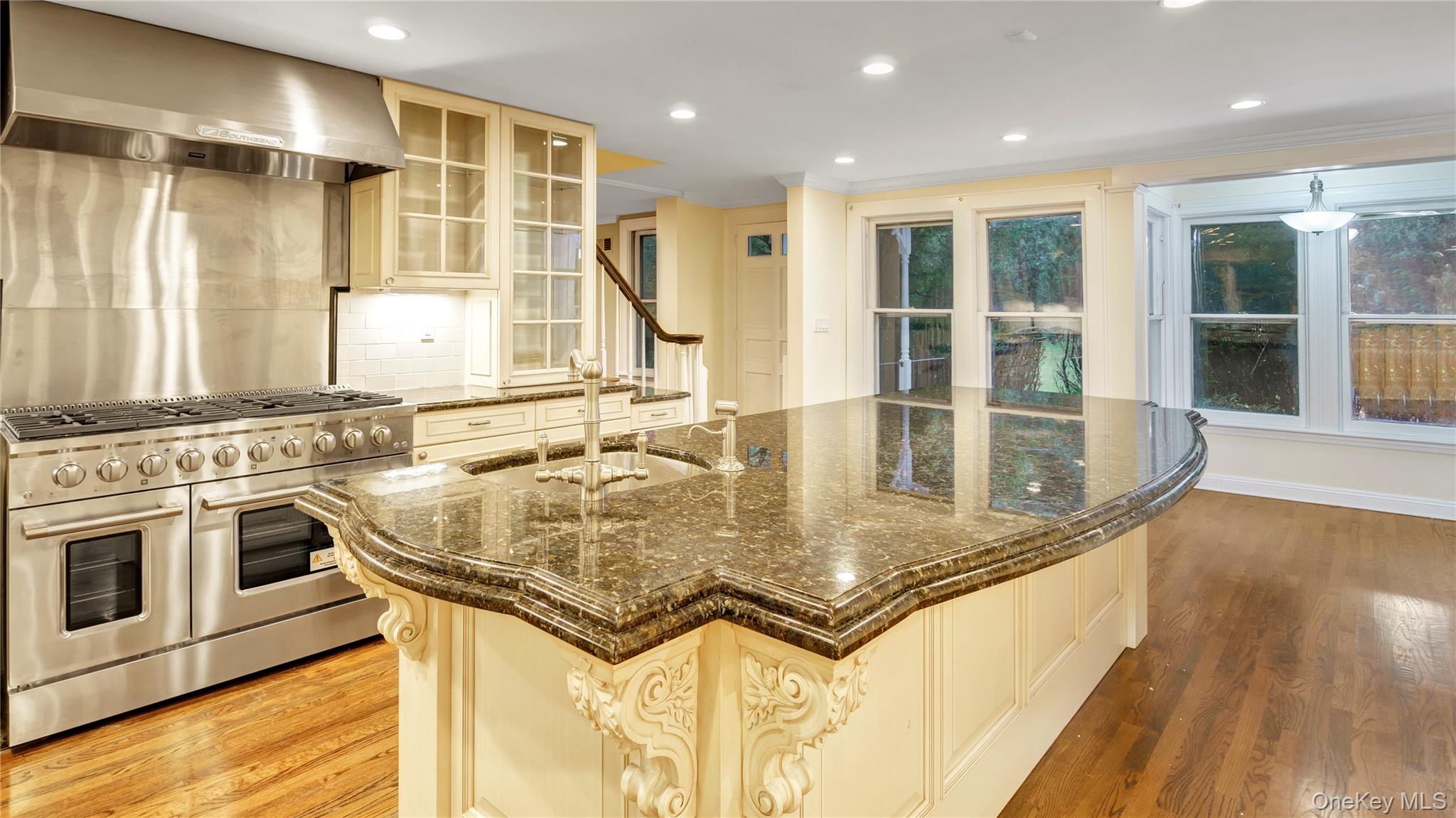 113 Buckram Road Locust Valley, NY 11560 - Photo 9 of 20 Chef's Kitchen