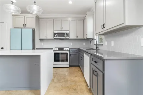 $369,700 | 114 Shady Bluff Drive, Wimberley, TX 78676