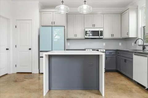 $369,700 | 114 Shady Bluff Drive, Wimberley, TX 78676