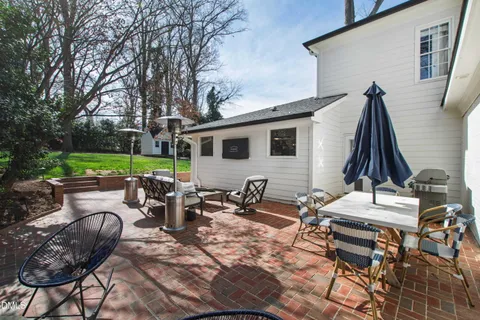 $2,150,000 | 2638 Lakeview Drive, Raleigh, NC 27609