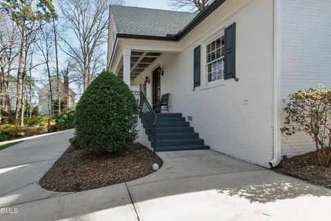 $2,150,000 | 2638 Lakeview Drive, Raleigh, NC 27609
