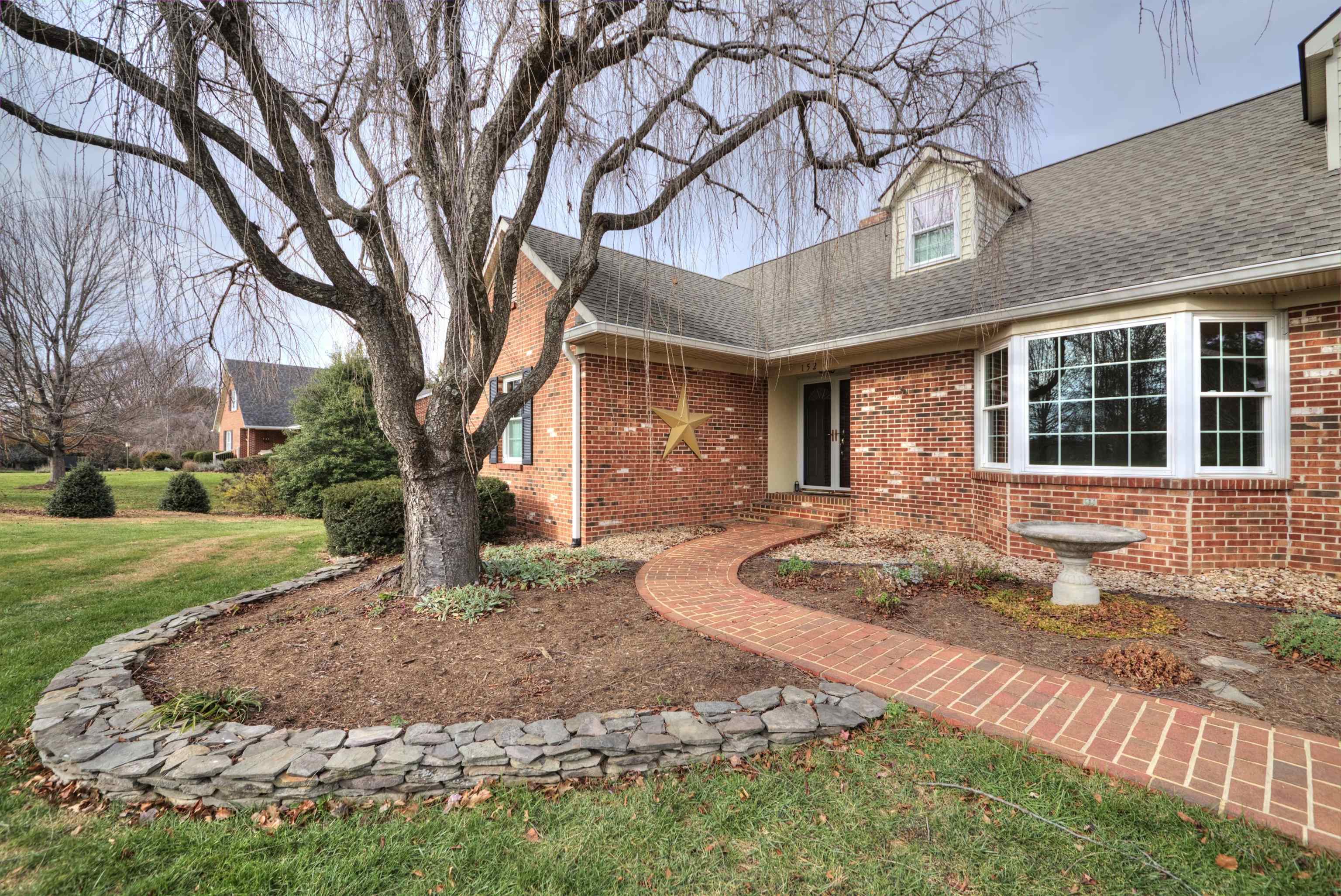 152 Huntington Place Waynesboro, VA 22980 - Photo 2 of 73 a front view of a house with a yard