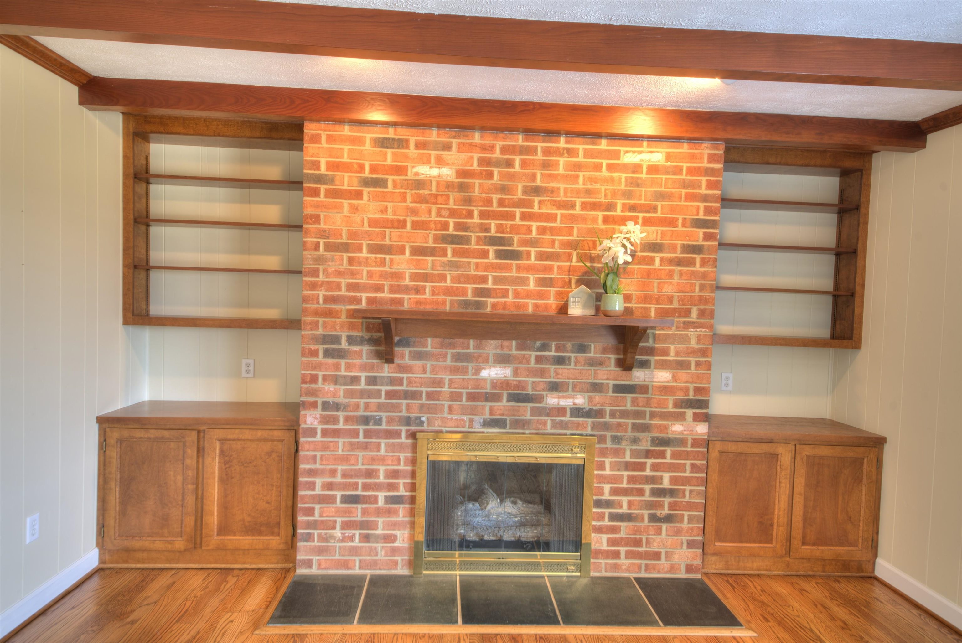 152 Huntington Place Waynesboro, VA 22980 - Photo 45 of 73 a bathroom with a shower and a bathtub