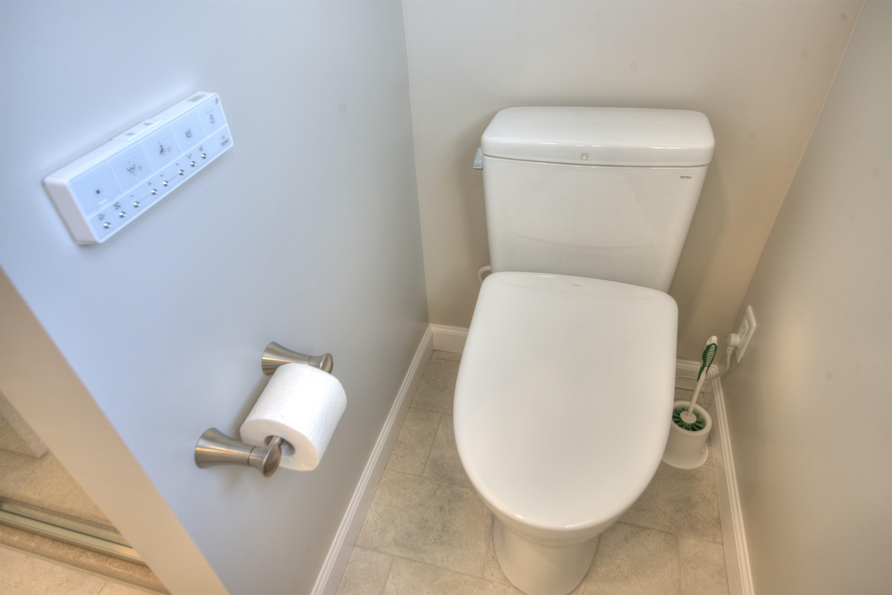 152 Huntington Place Waynesboro, VA 22980 - Photo 48 of 73 a bathroom with a toilet and a mirror