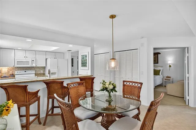 $269,900 | 3136 Kings Lake Boulevard, Unit 7546, Naples, FL 34112