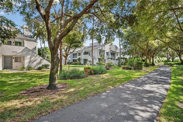 $269,900 | 3136 Kings Lake Boulevard, Unit 7546, Naples, FL 34112