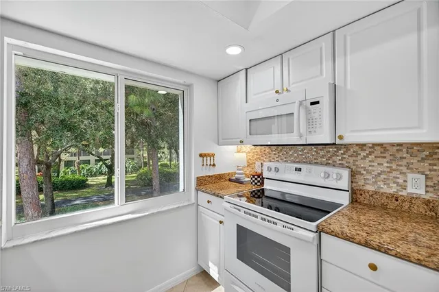 $269,900 | 3136 Kings Lake Boulevard, Unit 7546, Naples, FL 34112
