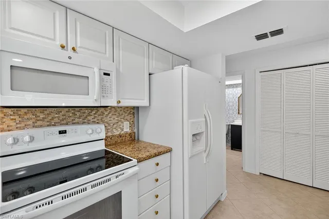 $269,900 | 3136 Kings Lake Boulevard, Unit 7546, Naples, FL 34112