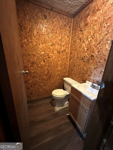 308 Three Rivers Lane Uvalda, GA 30473 - Photo 6 of 28 a bathroom with a toilet and a shower curtain