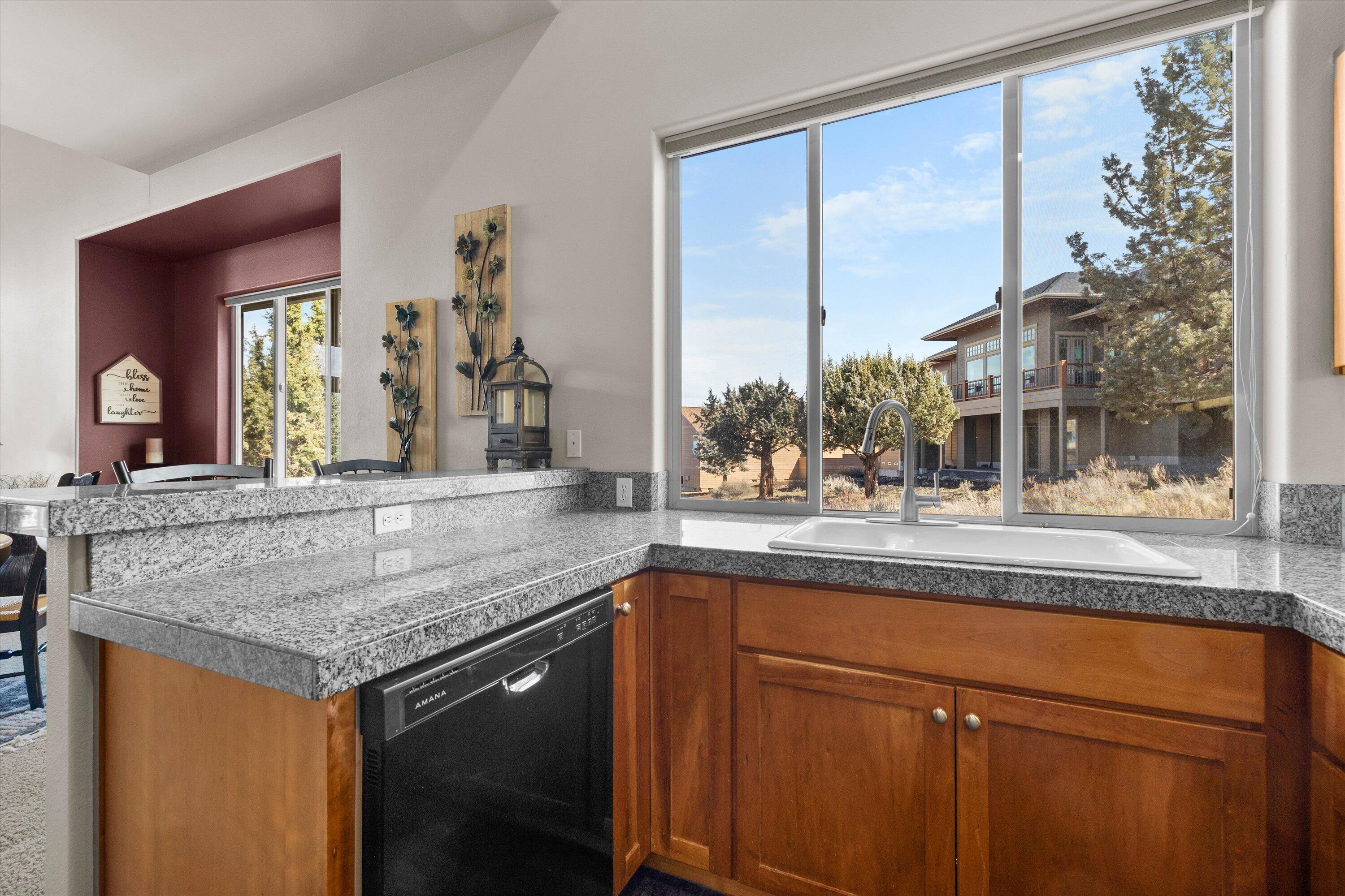 10879 Village Loop Redmond, OR 97756 - Photo 12 of 37 Kitchen