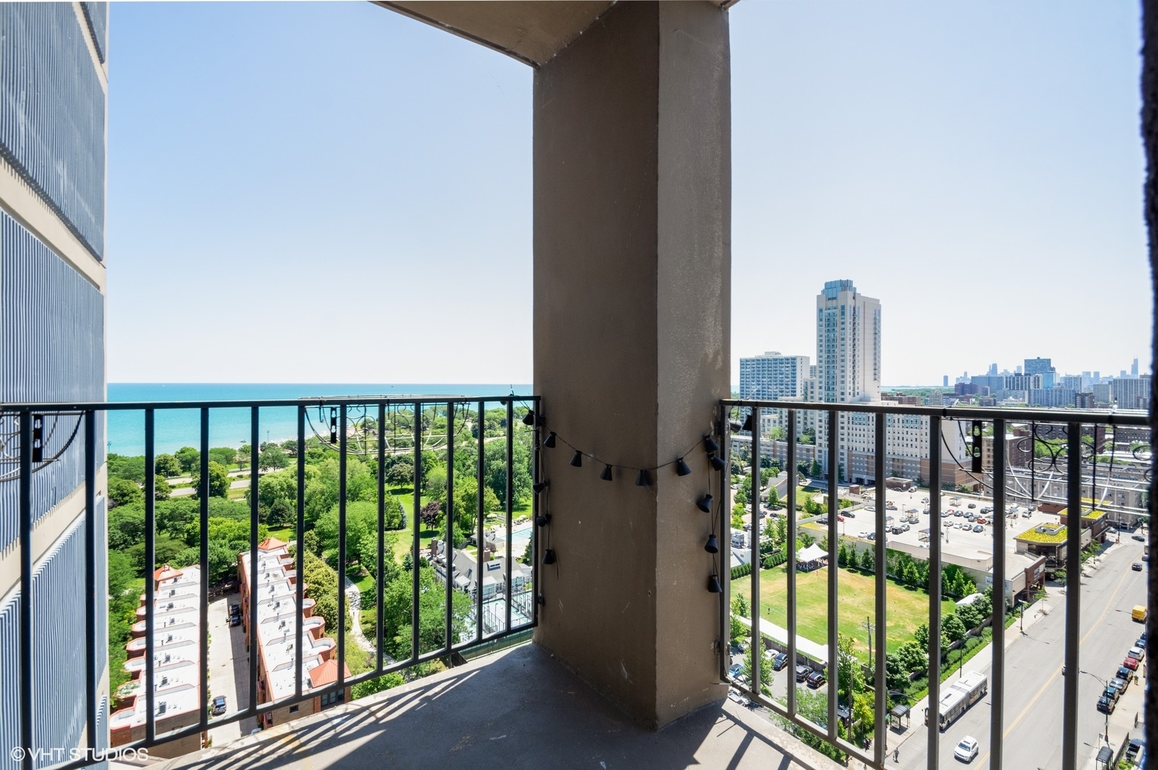 5320 North Sheridan Road, Unit 2003 Chicago, IL 60640 - Photo 4 of 10 a city view from a balcony