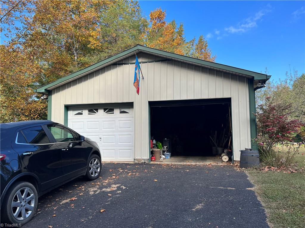 192 New Life Church Road Mount Airy, NC 27030 - Photo 23 of 32