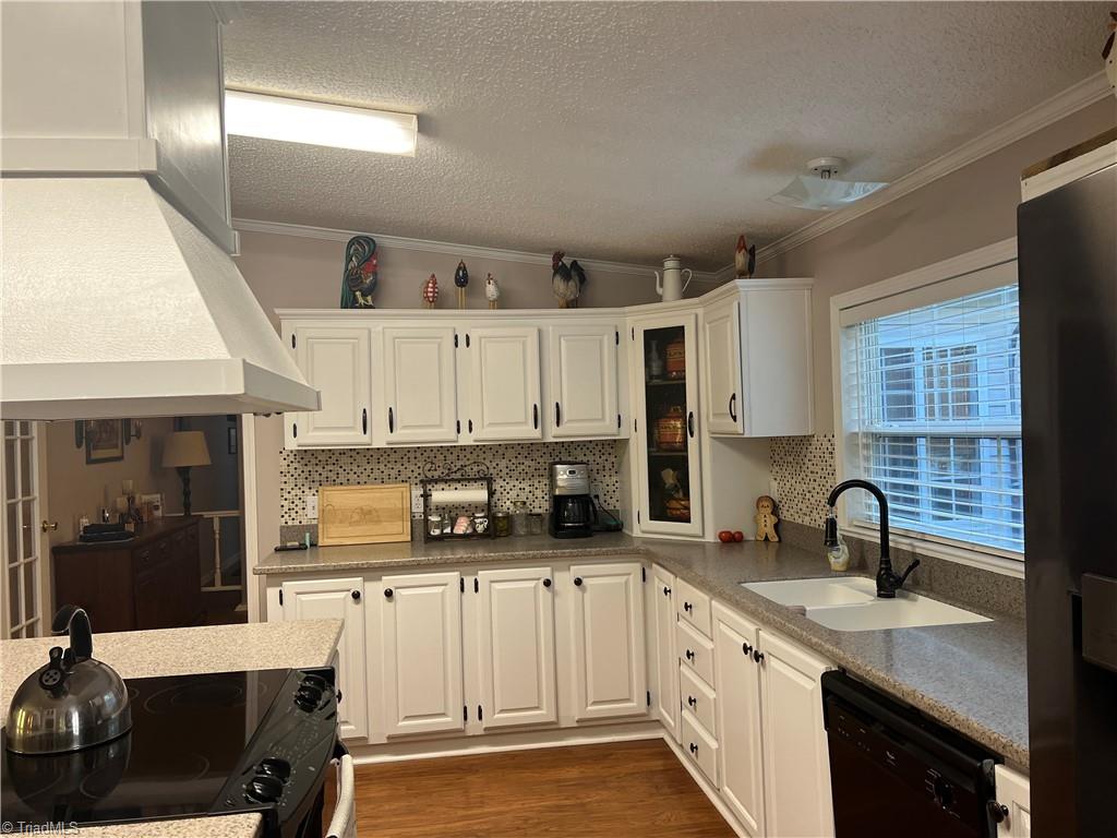 192 New Life Church Road Mount Airy, NC 27030 - Photo 6 of 32