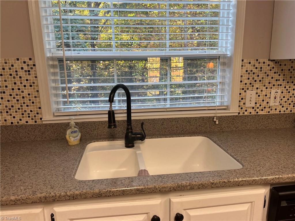 192 New Life Church Road Mount Airy, NC 27030 - Photo 7 of 32