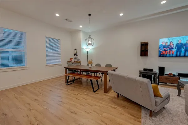 $2,500 | 8911 Knoll Villas Street, Houston, TX 77080
