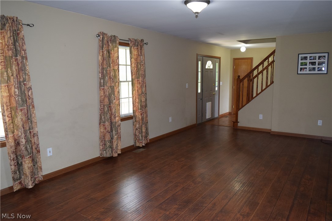 17897 Miles Road Newark, OH 43056 - Photo 3 of 18 Gallery Image 3