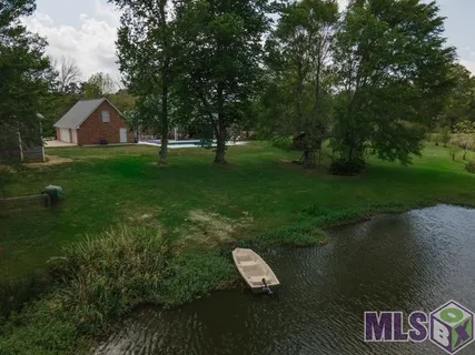 $935,000 | 5042 Thompson Cove Drive, St. Francisville, LA 70775