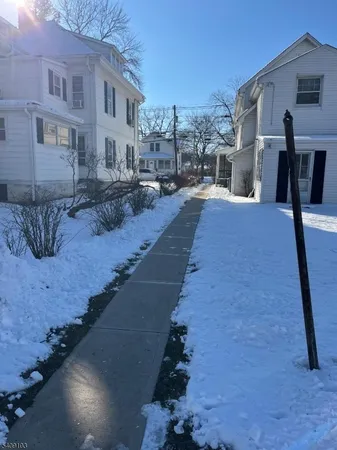 $1,995 | 136 East Main Street, Unit 1, Little Falls, NJ 07424