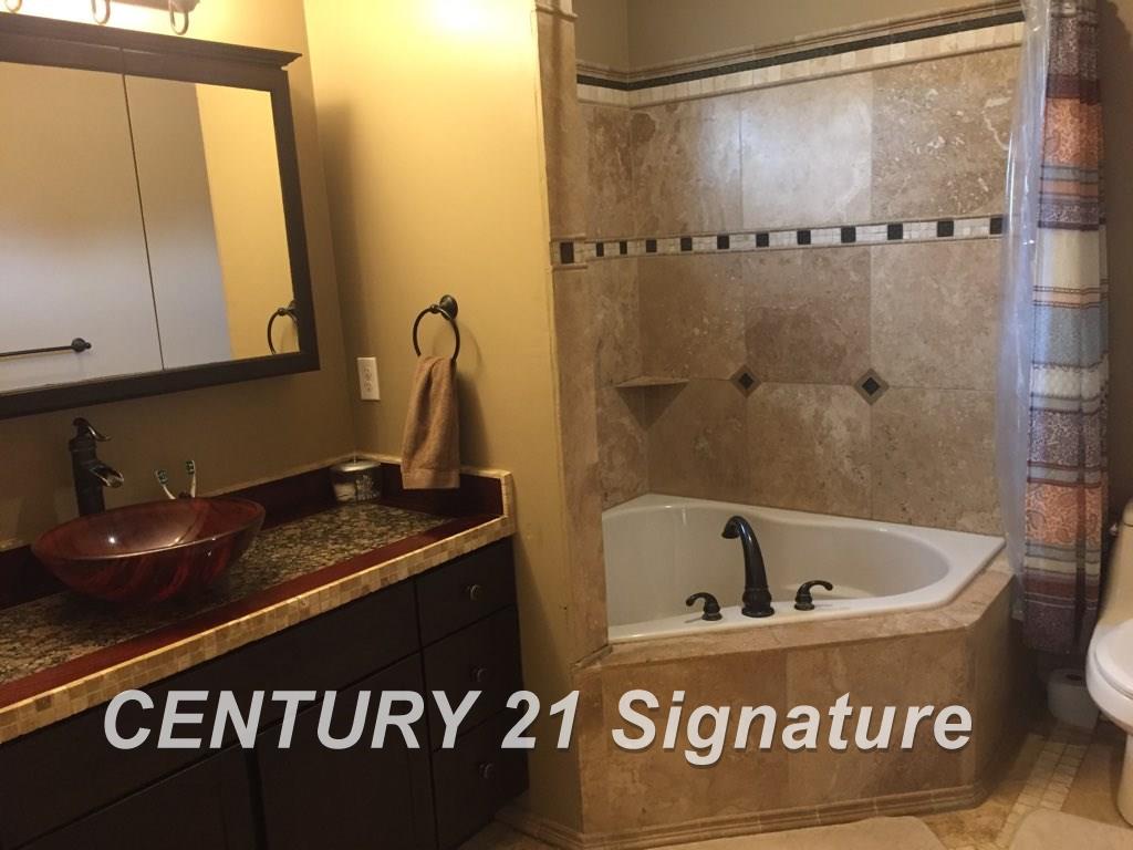 13491 South Horrell Road Fenton, MI 48430 - Photo 10 of 25 Gallery Image 10