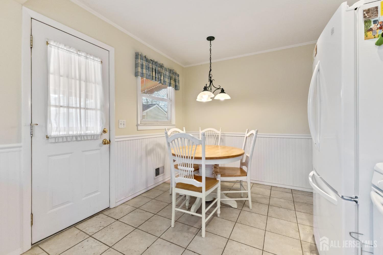 60 Edwards Road Brick, NJ 08723 - Photo 26 of 49 a dining room well furnished