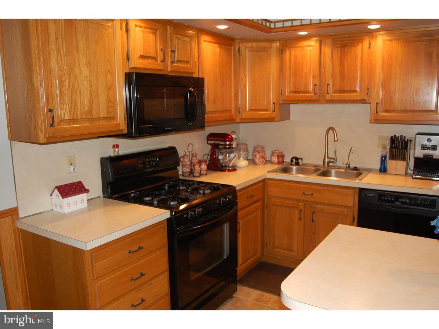 2905 Marcor Drive Sinking Spring, PA 19608 - Photo 8 of 25 Gallery Image 8