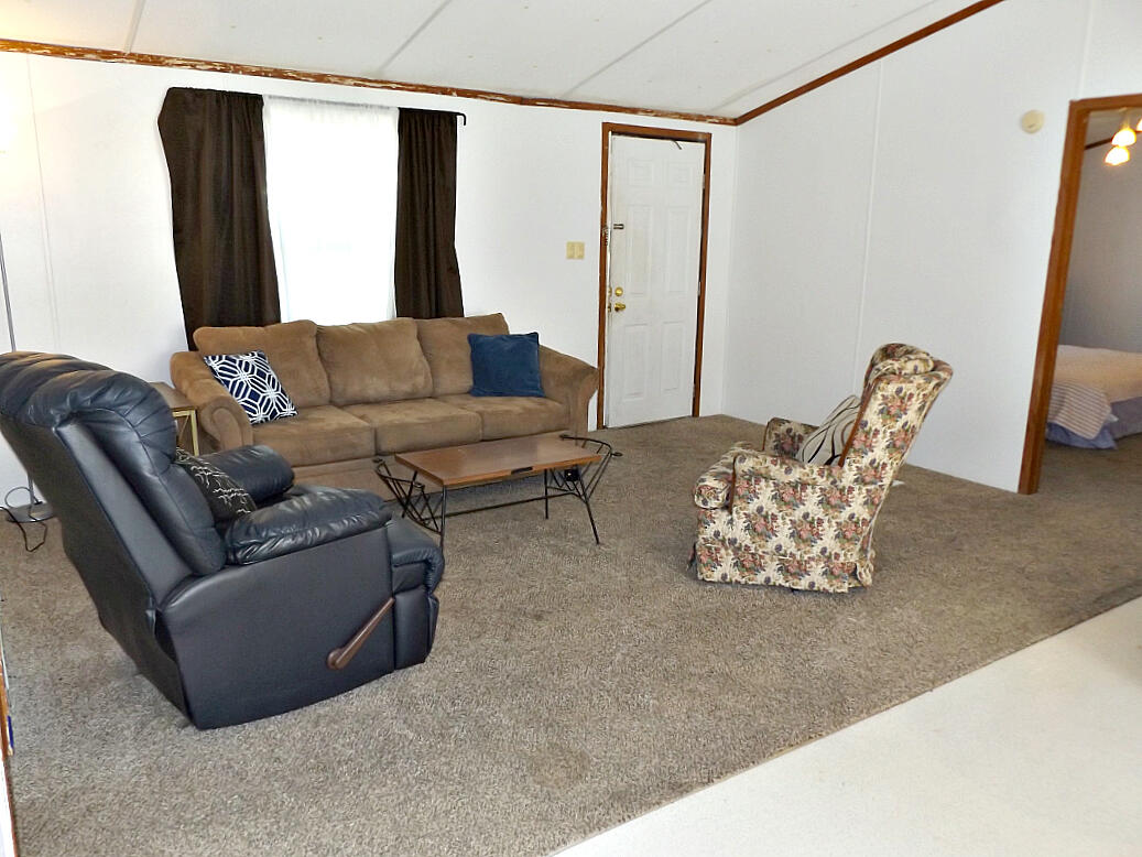 191 Cash Hollow Road Elizabethton, TN 37643 - Photo 12 of 21 DSCF0906999