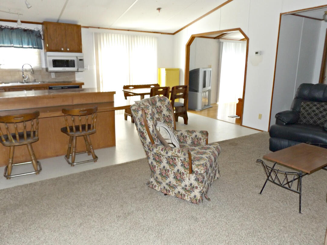 191 Cash Hollow Road Elizabethton, TN 37643 - Photo 4 of 21 DSCF0917999