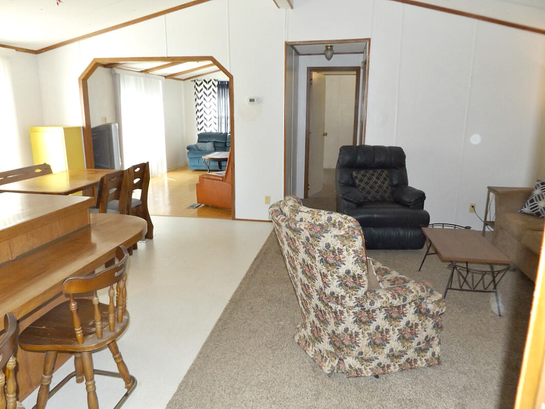 191 Cash Hollow Road Elizabethton, TN 37643 - Photo 5 of 21 DSCF0898999