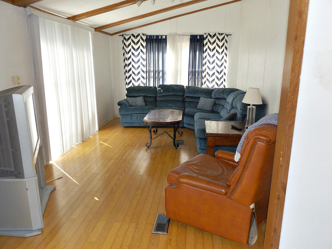 191 Cash Hollow Road Elizabethton, TN 37643 - Photo 7 of 21 DSCF08959999
