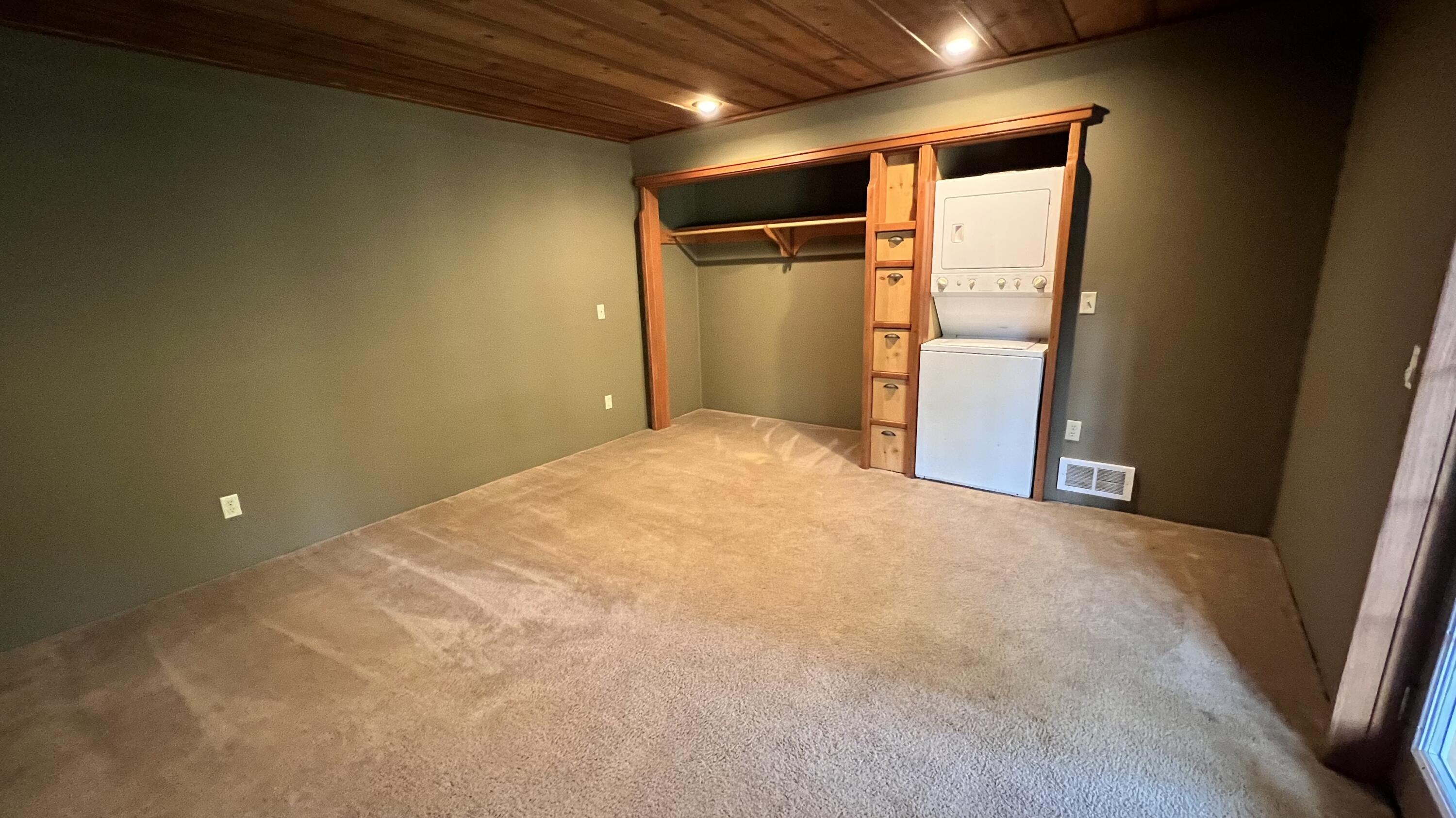 321 Taylor Road Trail, OR 97541 - Photo 46 of 56 Bedroom/Laundry Area