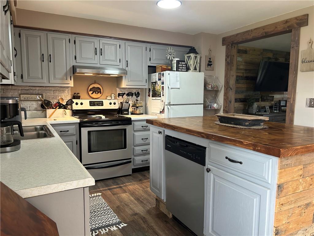 114 Howes Run Road Sarver, PA 16055 - Photo 11 of 33 a kitchen with cabinets and appliances