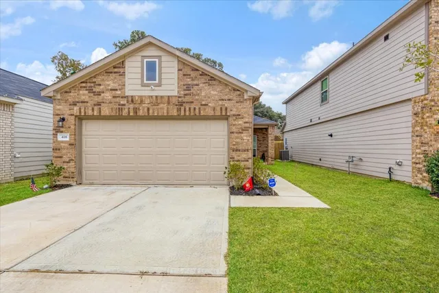 a front view of house with yard