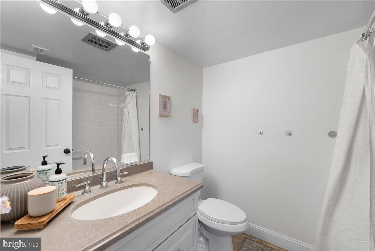 1418 Northgate Square Reston, VA 20190 - Photo 18 of 27