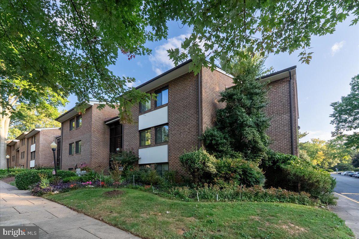 1418 Northgate Square Reston, VA 20190 - Photo 26 of 27