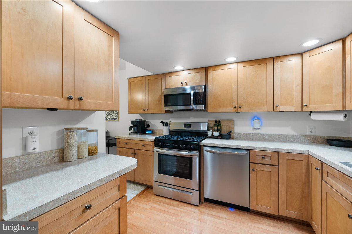 1418 Northgate Square Reston, VA 20190 - Photo 7 of 27