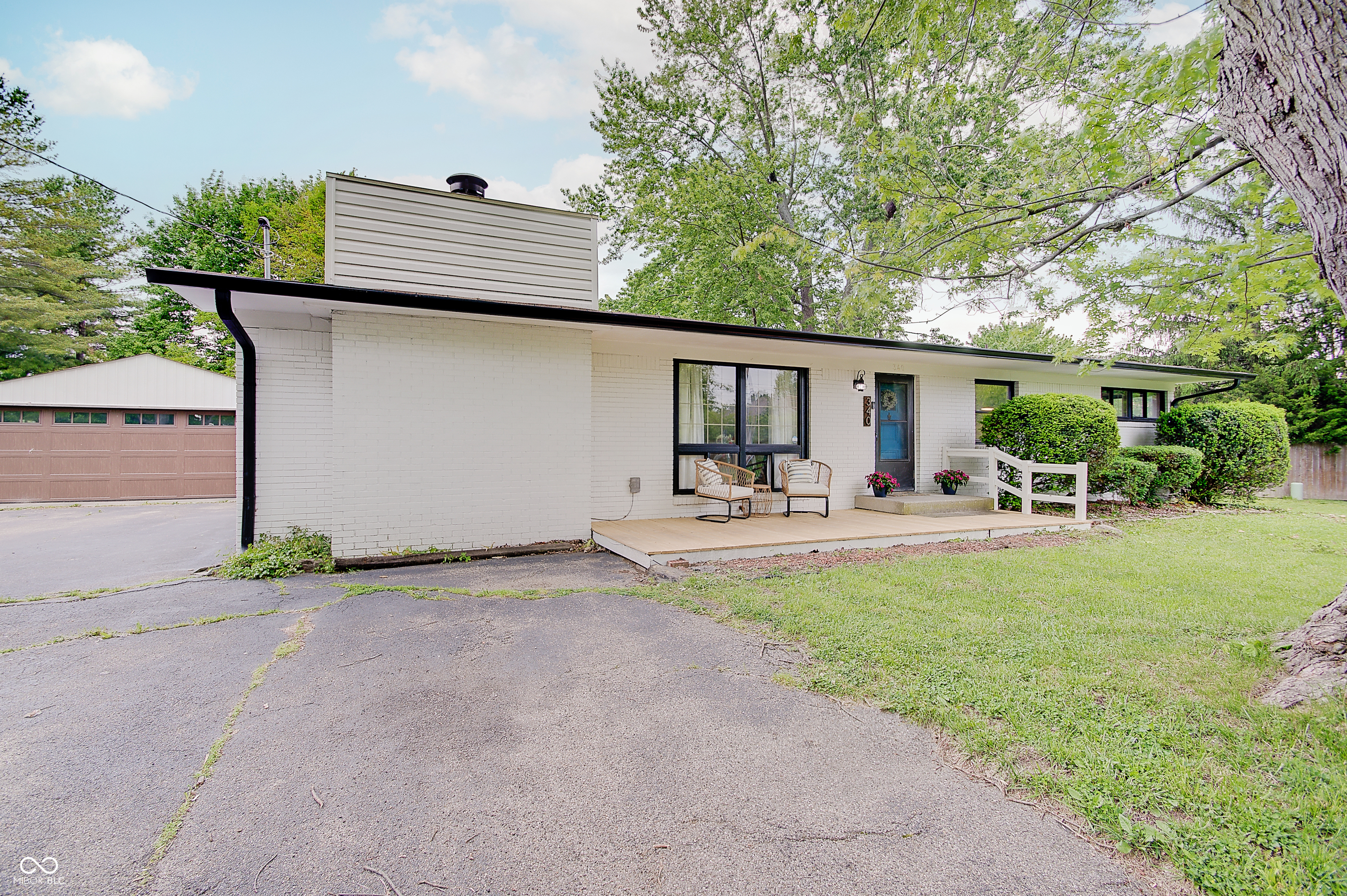 340 Averitt Road Greenwood, IN 46142 - Photo 2 of 40