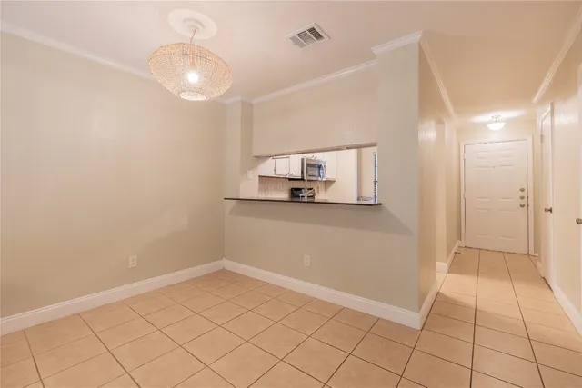 $1,600 | 1411 Gracy Farms Lane, Unit 121, Austin, TX 78758