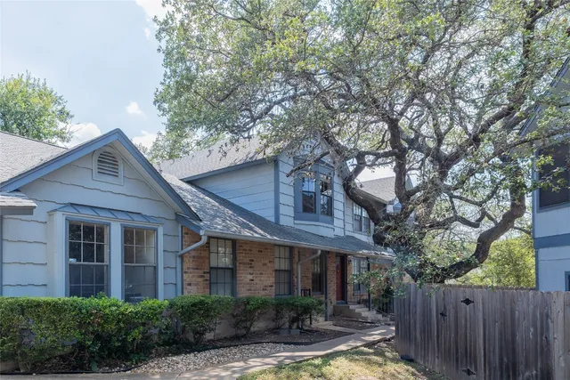 $1,600 | 1411 Gracy Farms Lane, Unit 121, Austin, TX 78758