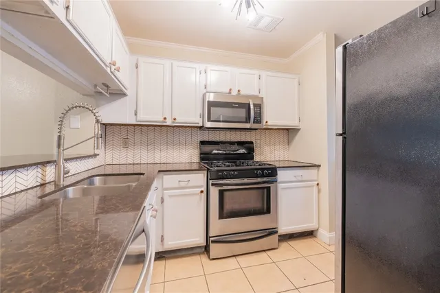 $1,600 | 1411 Gracy Farms Lane, Unit 121, Austin, TX 78758