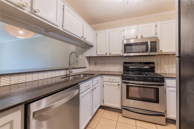 $1,600 | 1411 Gracy Farms Lane, Unit 121, Austin, TX 78758