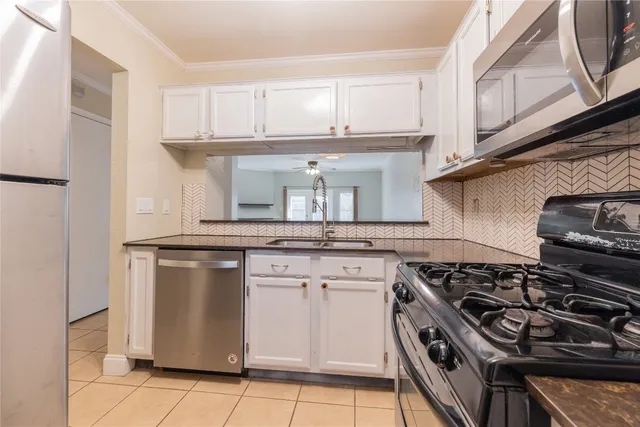 $1,600 | 1411 Gracy Farms Lane, Unit 121, Austin, TX 78758