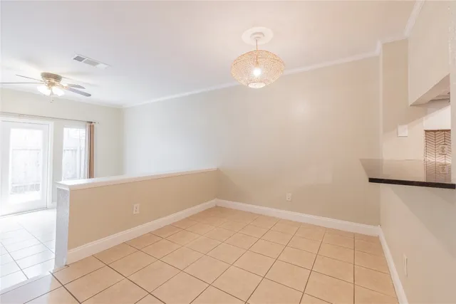 $1,600 | 1411 Gracy Farms Lane, Unit 121, Austin, TX 78758