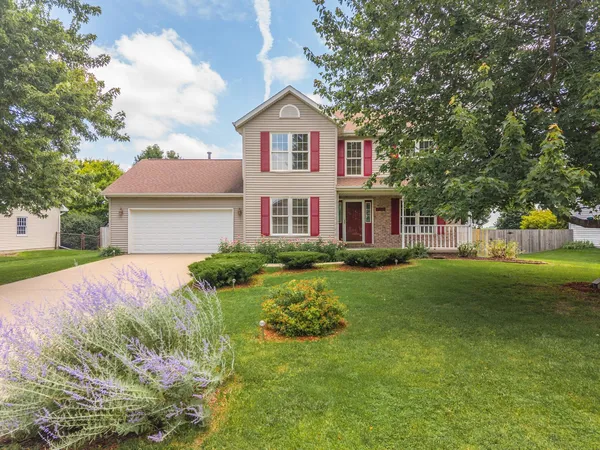 $349,700 | 709 Platt Way, Hudson, IL 61748