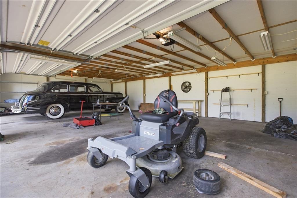 471 Beech Road Pittsburgh, PA 15239 - Photo 35 of 38 Large 4 car garage with access to utilities