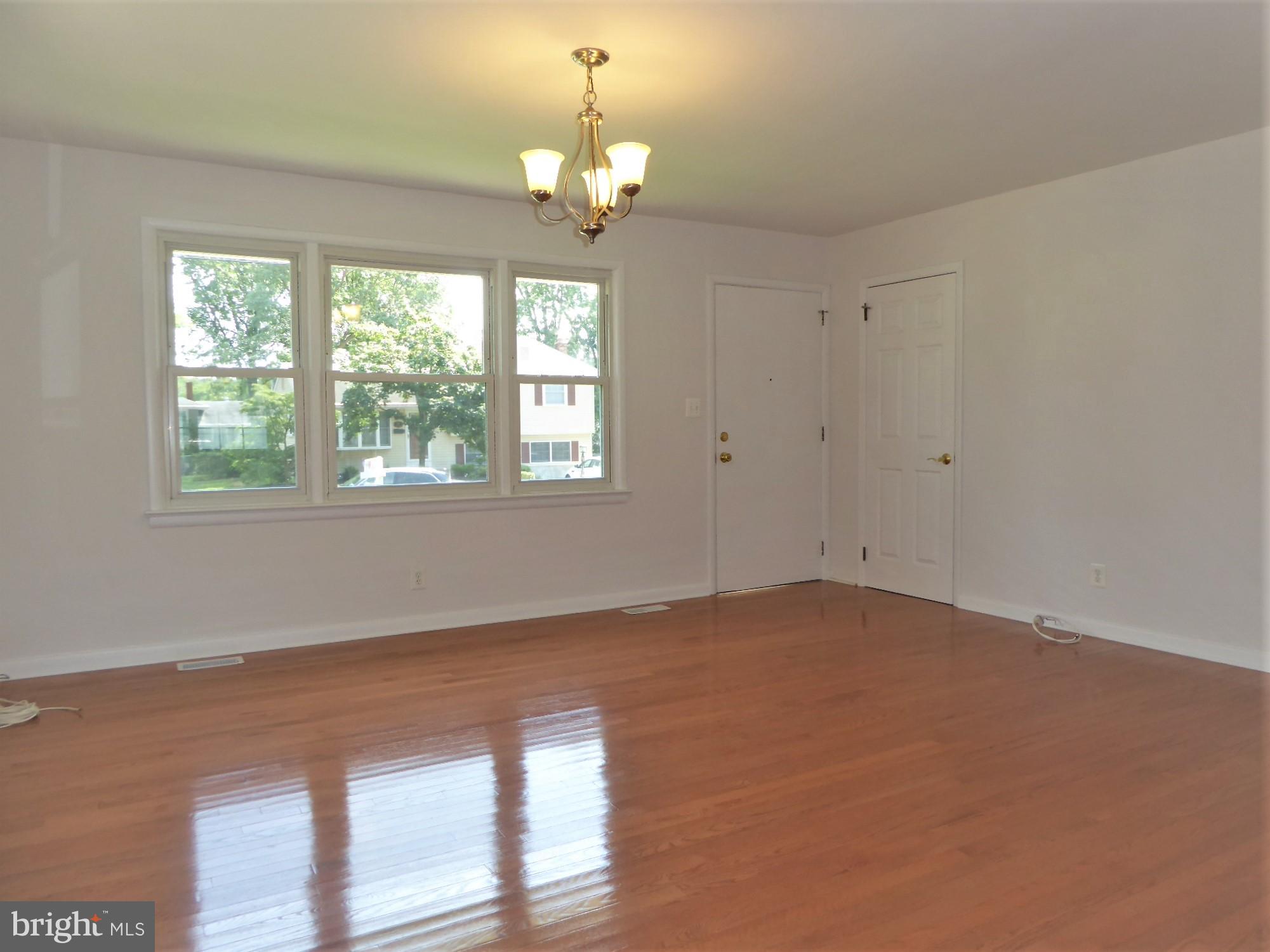 13 Overton Road Hamilton, NJ 08690 - Photo 3 of 20