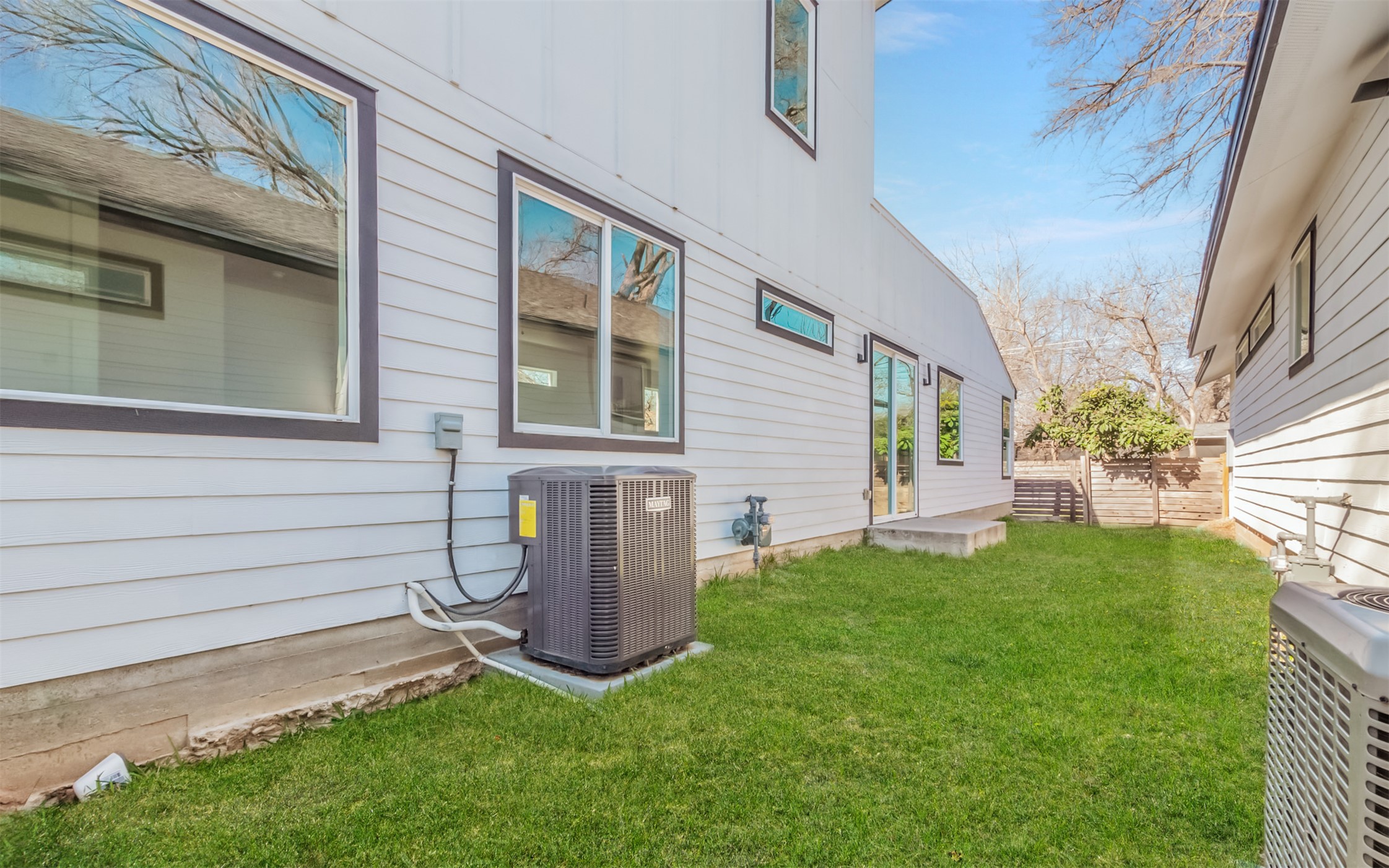 1130 Spur Street, Unit A Austin, TX 78721 - Photo 25 of 31 View of yard