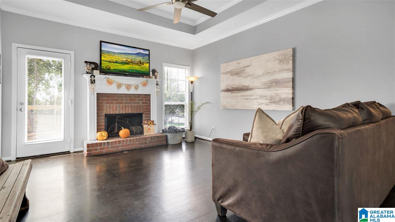 209 Lane Park Circle Alabaster, AL 35114 - Photo 3 of 40